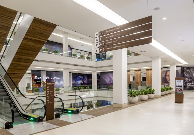 Shopping de Porto Alegre (RS) deve fornecer creche para empregadas das lojas